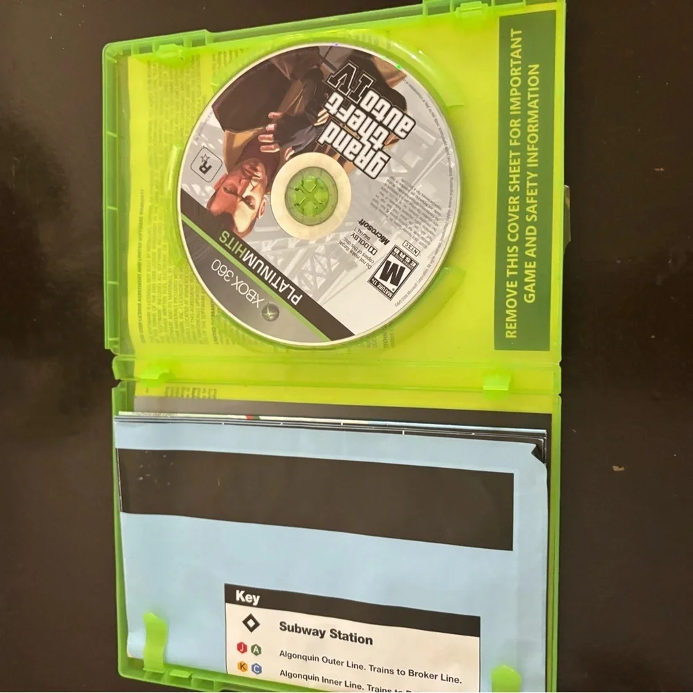 Microsoft Xbox 360 Grand Theft Auto IV - Platinum Hits Edition